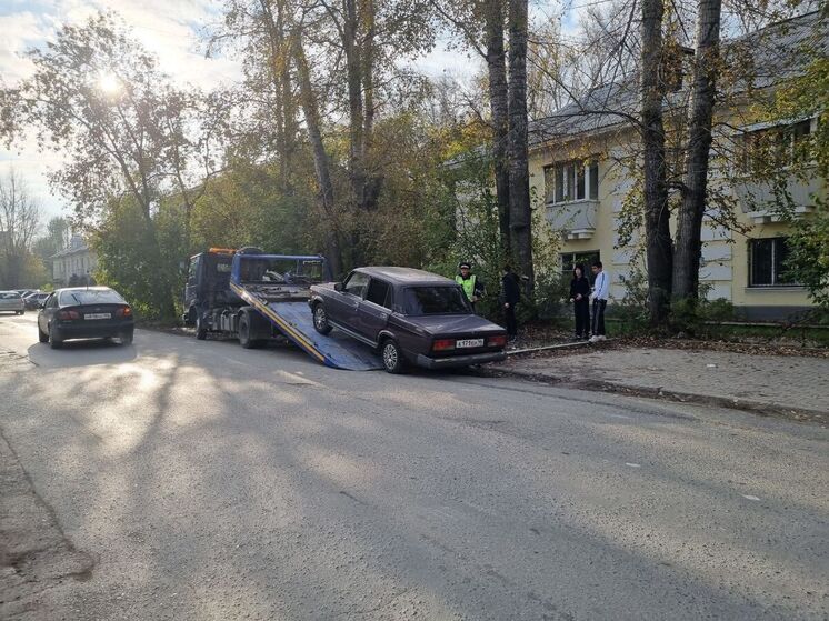 В Екатеринбурге пресекли опасную поездку водителя ВАЗ 2107