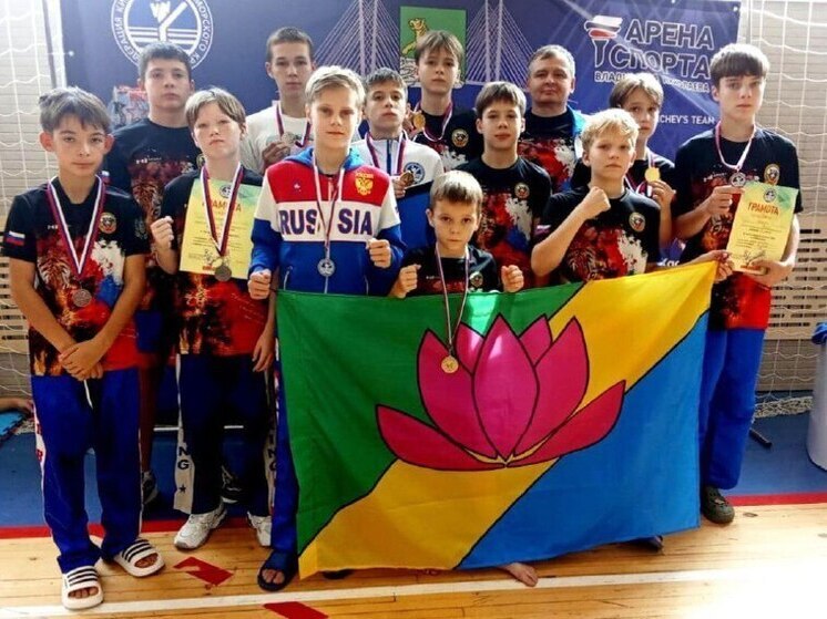 Более 250 спортсменов встретились на открытом Кубке по кикбоксингу во Владивостоке