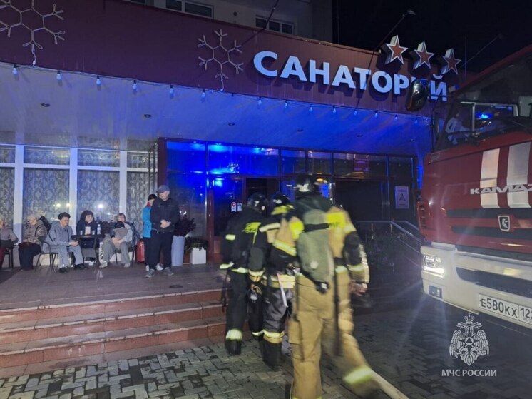 В Белокурихе 20 человек спасли из горящего санатория