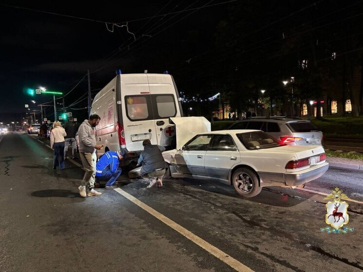 Сразу 7 авто, в том числе скорая, столкнулись на пр. Гагарина