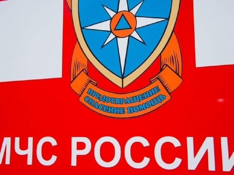 В Астраханской области горел автосервисный комплекс