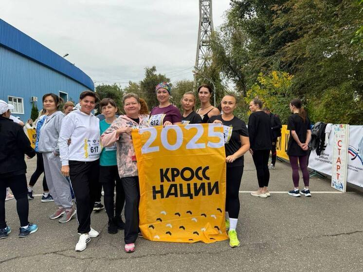 Более 1500 астраханских бегунов отметили 80-летие Победы в рамках «Кросса нации»