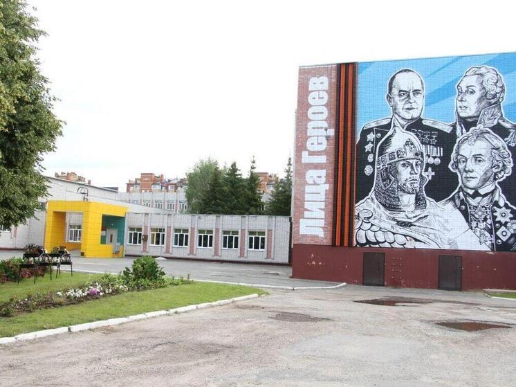 Новые муралы появились на фасадах школ Марий Эл