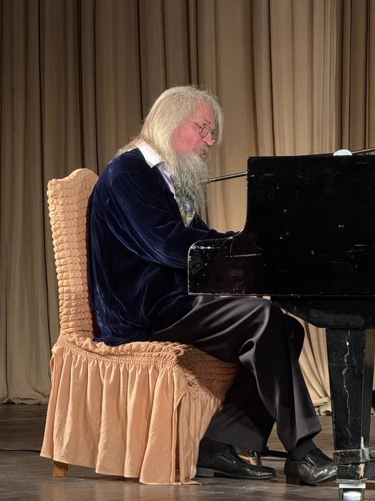 В Смоленске состоялось музыкальное свидание с Андреем Катичевым