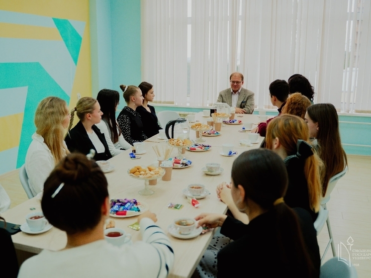 Ректор Смоленского госуниверситета провел встречу с первокурсниками