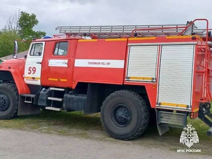 19 спасателей боролись с огнем в центре культурного развития Шаталовки