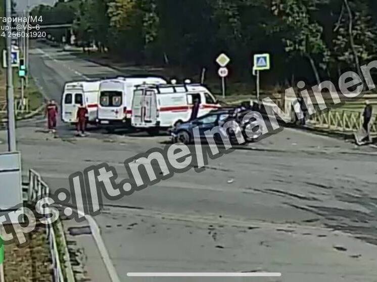 В Невинномысске водитель грузовика уснул за рулем и снес легковушку