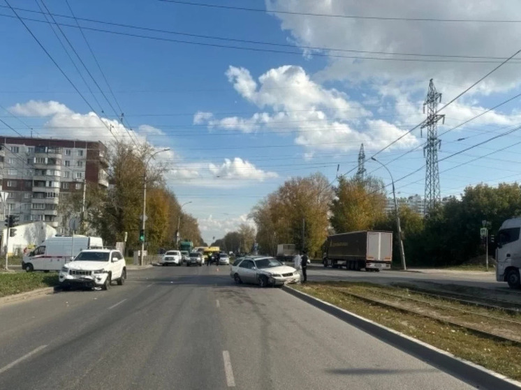 Три человека пострадали в аварии на улице Паласса в Новосибирске