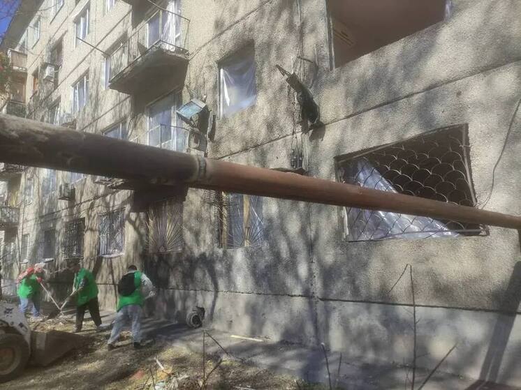 В домах, пострадавших при атаке БПЛА, восстановили повреждённые коммуникации