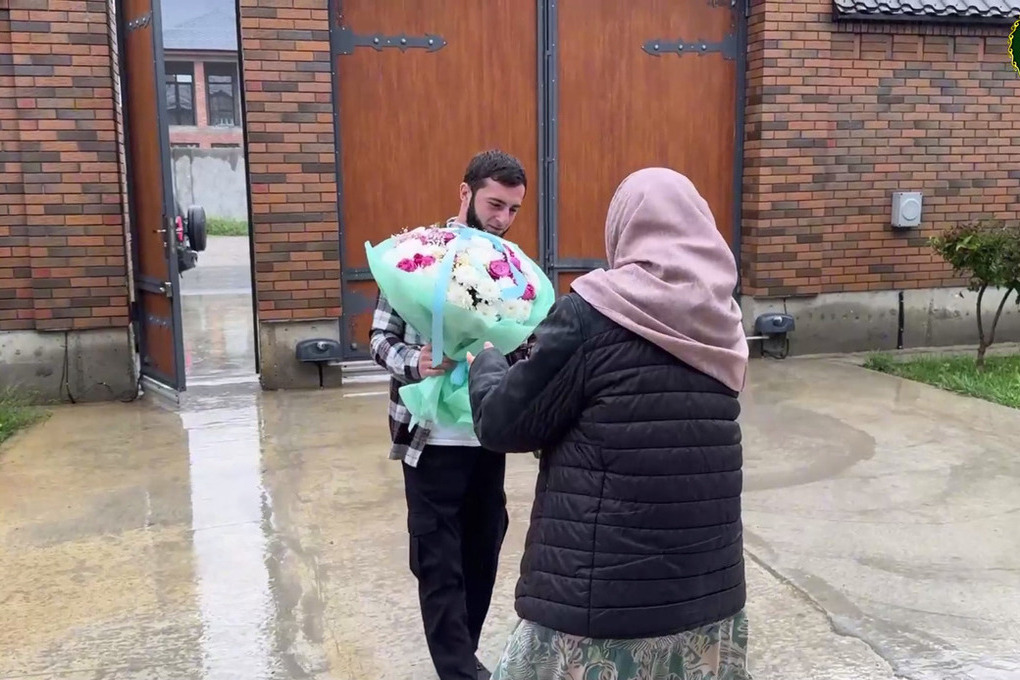 Торжественные мероприятия ко Дню чеченской женщины прошли в Грозном