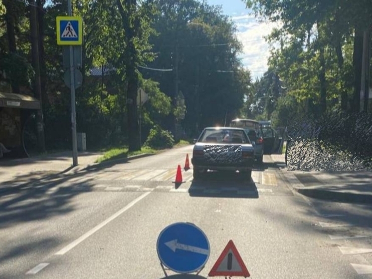 В Калининграде на переходе сбили школьника