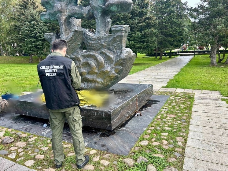 В историческом центре Великого Новгорода нашли мужчину без признаков жизни