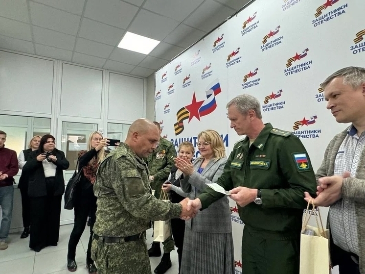 Ветеранам СВО и их семьям вручили государственные награды в Ленобласти