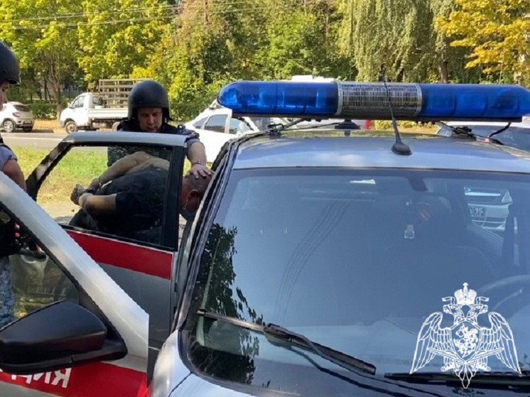 В Коврове росгвардейцы задержали мужчину, напавшего на женщину с отверткой