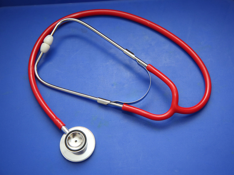 В России могут установить потолок зарплат руководству школ и больниц