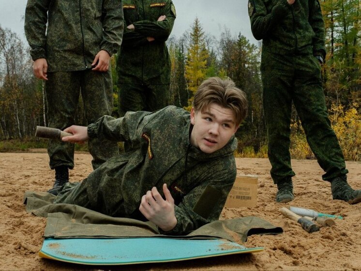 Школьники Нового Уренгоя прошли испытания военно-спортивной игры «Зарница»