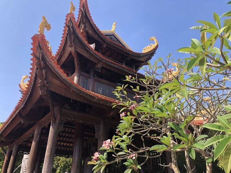 Прокуратура проверит жительницу Приморья, оставившую малолетнюю дочь в отеле Таиланда