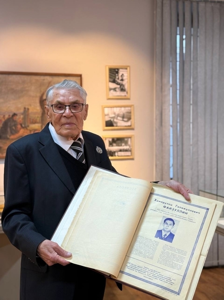 Хамидулла Файзуллин посетил выставку в Национальном музее «95-лет судебной системе Тувы»
