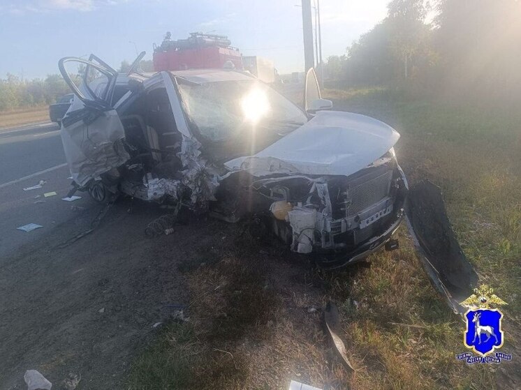 ДТП на М-5 под Самарой: Chery врезался в опору, образовалась гигантская пробка