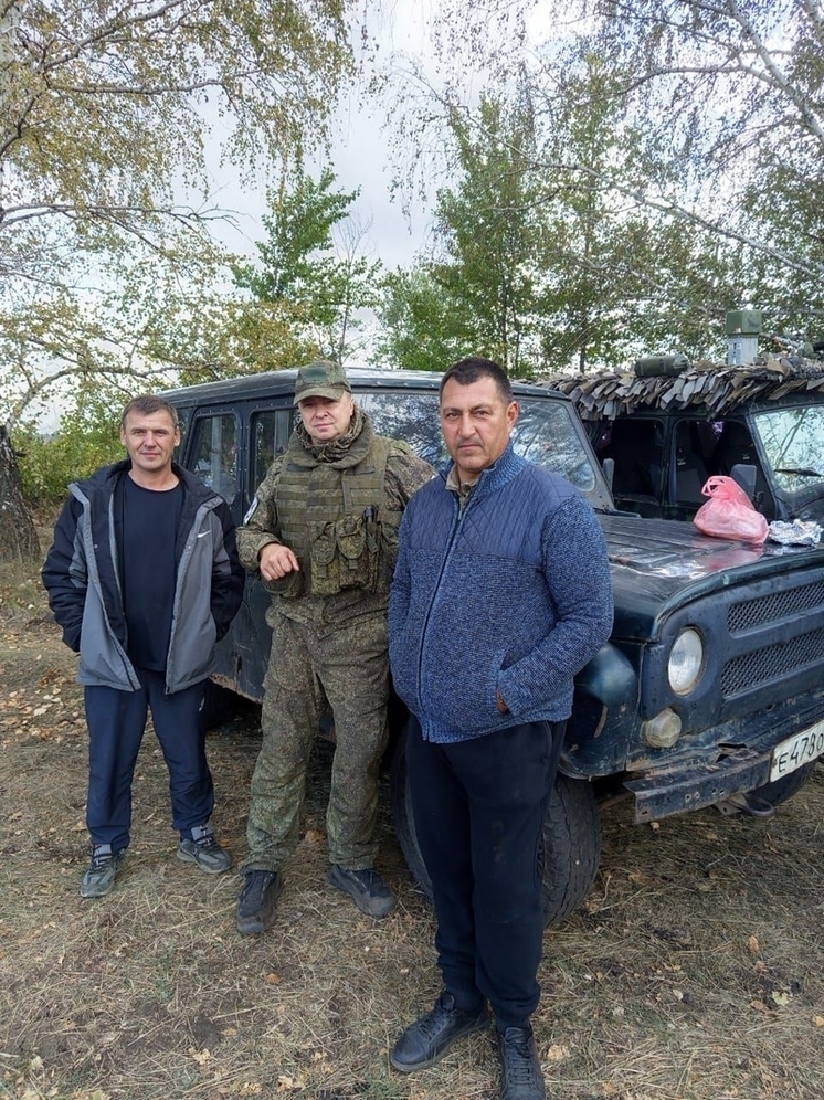Из Оленино доставили на СВО автомобиль и партию гумгруза