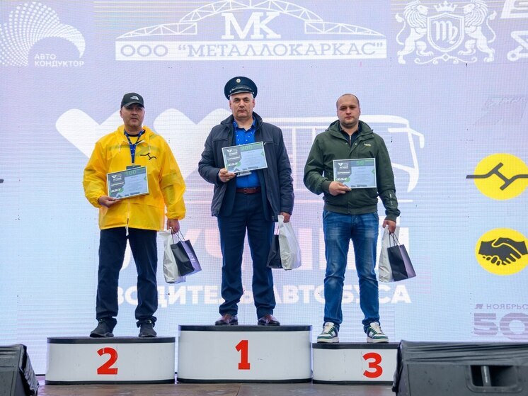 Лучший водитель автобуса в ЯНАО работает в Муравленко