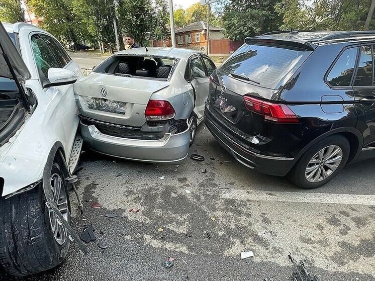 В Ставрополе столкнулись четыре иномарки