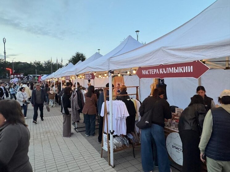Мастера Калмыкии подготовили выставку в день рождения Элисты