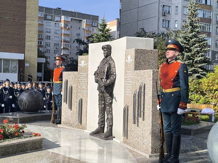 В Тюмени открыли мемориал в честь воинов-десантников