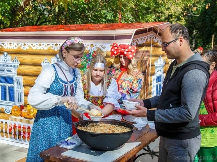 Пензенцы отпраздновали День каши с дегустациями и мастер-классами