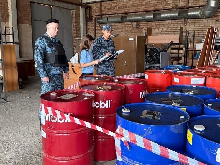 Самарские таможенники передали на СВО 18 тонн конфискованных нефтепродуктов