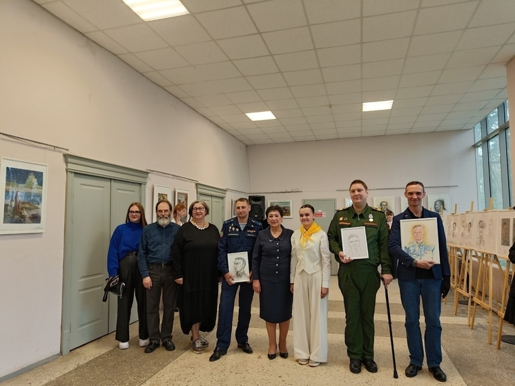 Выставка портретов ветеранов СВО открылась в Псковском колледже искусств