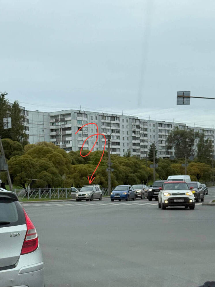 На Рижском проспекте занята полоса на поворот