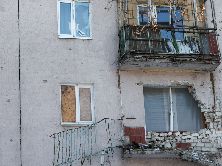 В Донецке из-за обстрела ВСУ повреждено здание колледжа, общежития, дома