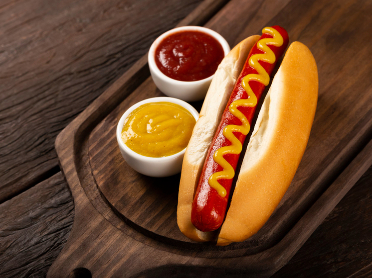 Что будет с организмом, если есть по хот-догу каждый день: ответ ученых