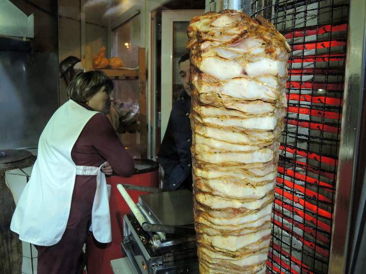 Три киоска с шаурмой демонтировали в Орехово-Зуевском округе за антисанитарию и нарушения закона