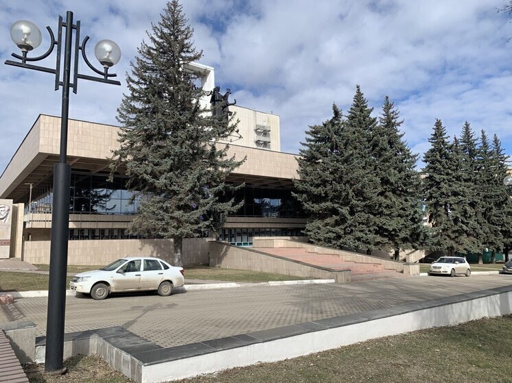 Показ спектакля «Ложь на длинных ногах» в Туле обойдется в 1 млн рублей