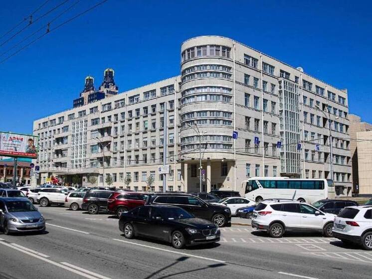 Под Новосибирском рабочий погиб на стройке после падения с высоты