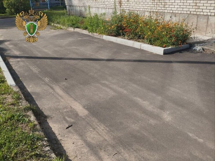 Тихвинские тротуары привели в порядок после прокурорского вмешательства