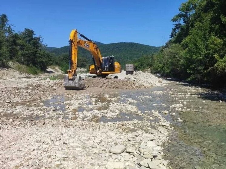 Стартовала расчитка реки Нечепсухо в Туапсинском районе