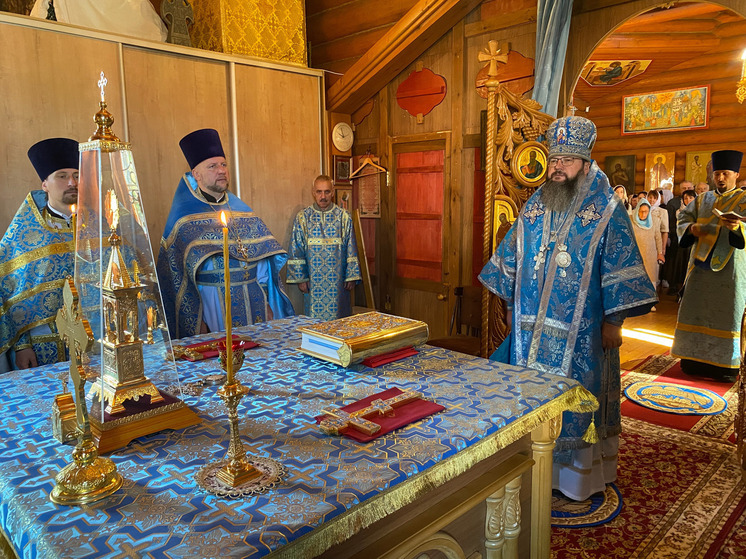 Митрополит Исидор возглавил богослужение в Велиже в день чествования "Замковой" иконы Богородицы