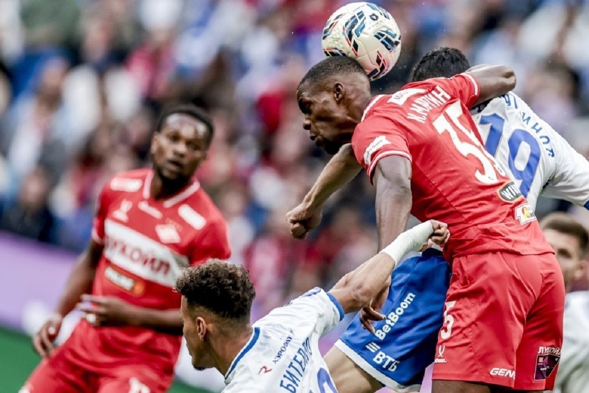 Министр спорта Дегтярев провел встречи с президентами главных футбольных лиг России