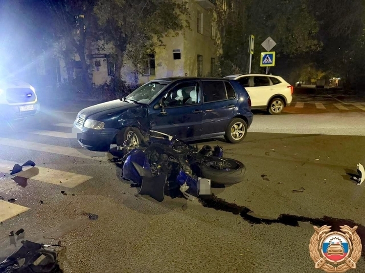 Мотоциклист без прав влетел в автомобиль в Твери