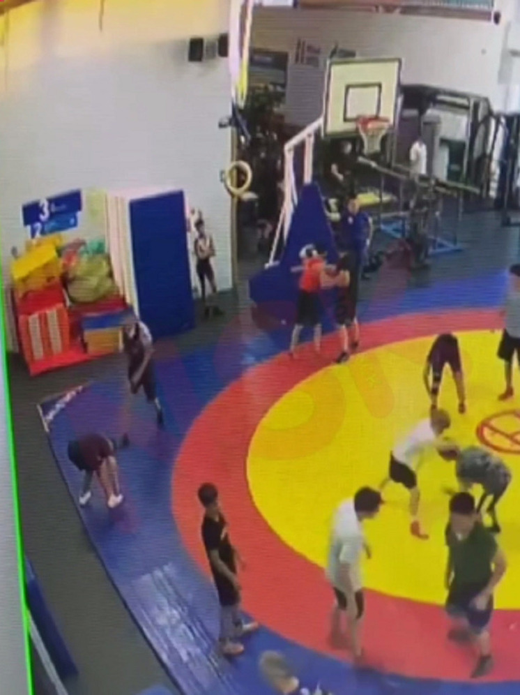 В спортшколе Ноябрьска сообщили, что уволили избившего ребенка тренера