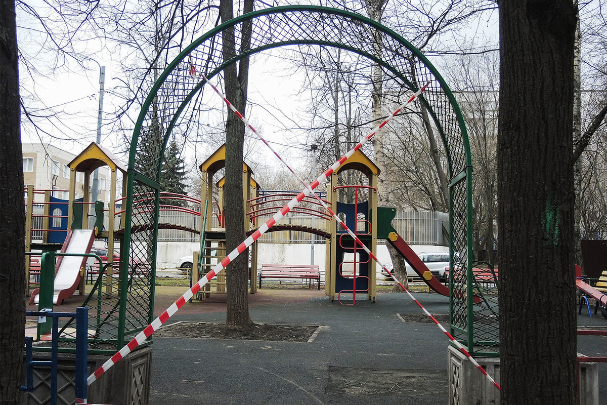 В Краснодаре двухлетняя девочка вернулась со сломанной ключицей из детсада