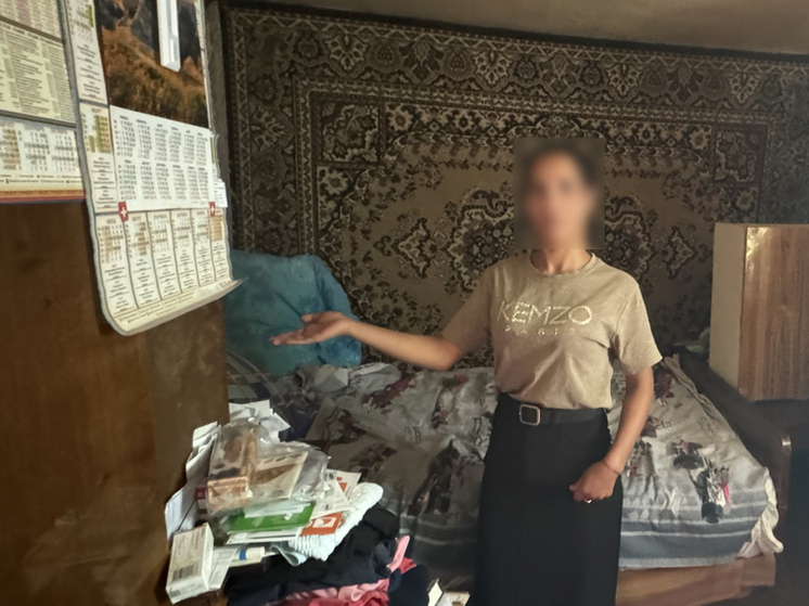 18-летняя девушка украла у пожилого брянца 170 тысяч рублей