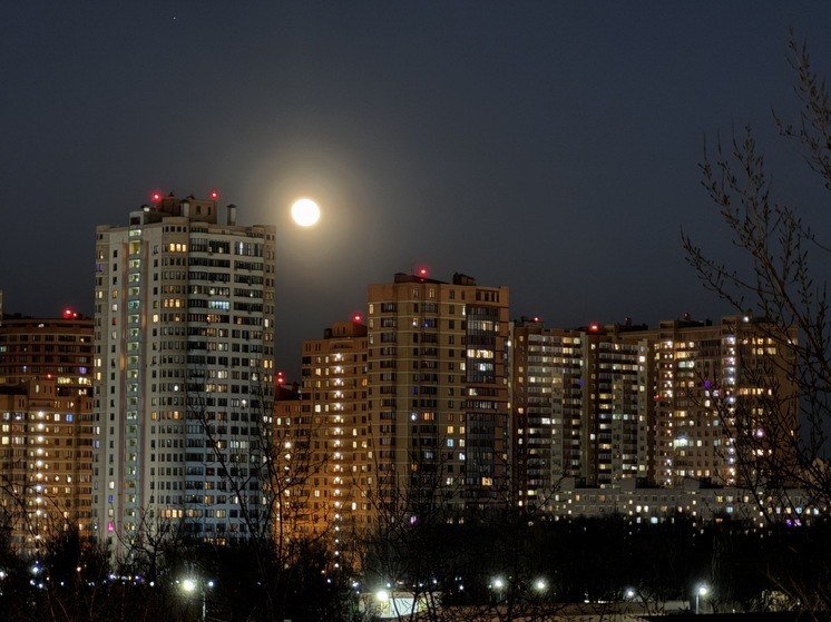 Взрыв в подмосковном Реутове повредил четыре автомобиля