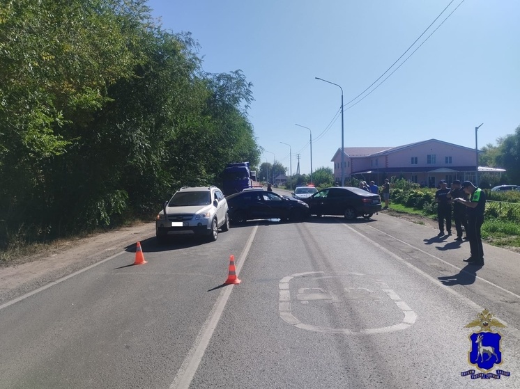 Пять человек пострадали в ДТП с тремя машинами в Самарской области 23 сентября