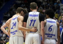 В прошлом сезоне «Енисей» из Красноярска занял десятое место, то есть последнюю позицию, дающую право играть в плей-офф. Всего в 44 матчах прошлого регулярного чемпионата у клуба 14 побед. Нельзя сказать, что «Енисей» достиг дна. В то же время это серьёзное понижение, поскольку в позапрошлом первенстве у красноярцев было положительное соотношение побед и поражений и пятое место по итогам регулярки. Впрочем, даже сейчас есть надежды, что в предстоящем-то чемпионате всё будет прекрасно. 