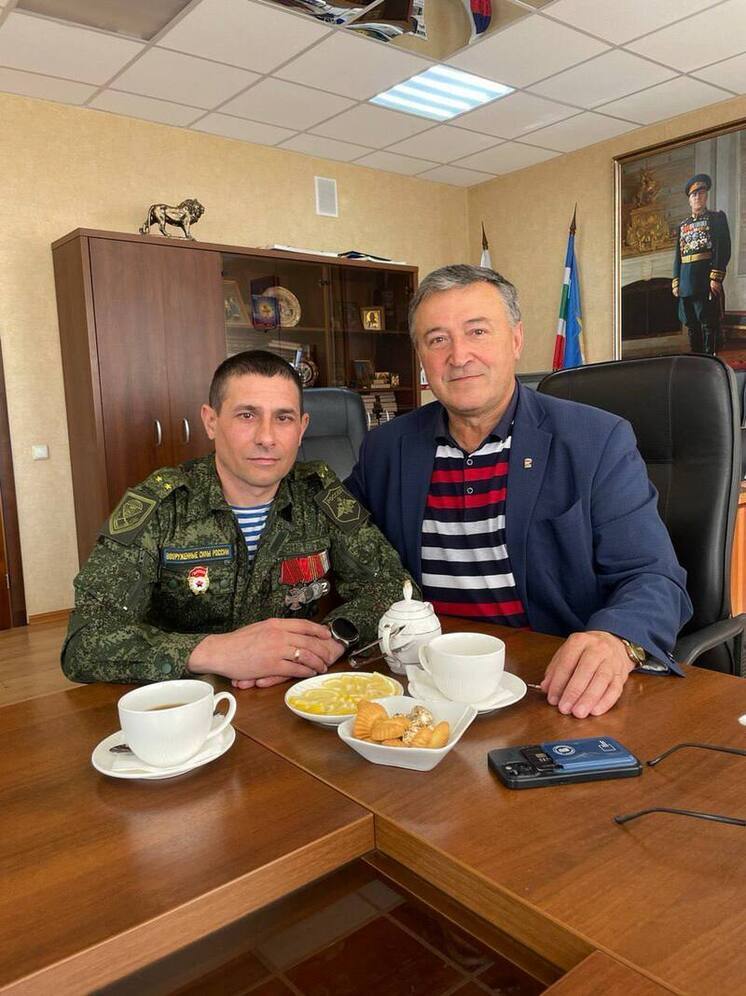 Глава калужского Жуковского района встретился с героем СВО