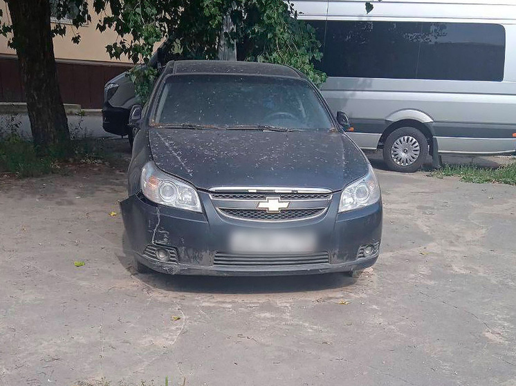 Липчане требуют решения проблемы с брошенным автомобилем на Коммунистической